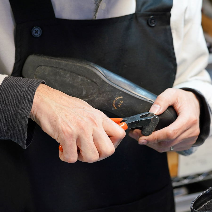 Paid Repair Service 有償修理：自社工房