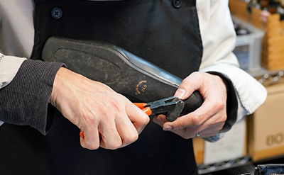 Paid Repair Service（有償修理：自社工房）